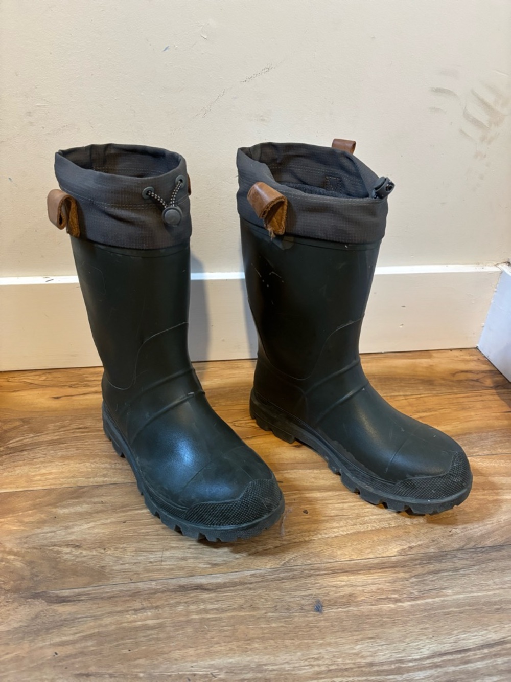 Green Kamik Tundra Waterproof Rubber Rain Boots Women’s 9